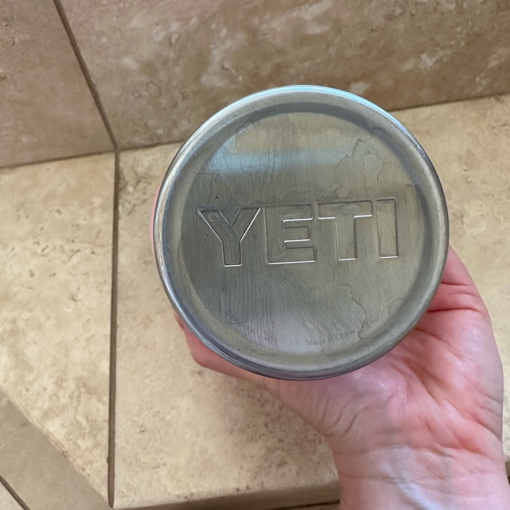 Yeti Rambler 30 ounce Tumbler with mag slider lid limited edition pink - Picture 7 of 11